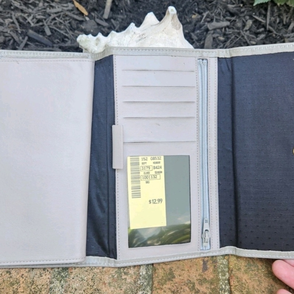 Vintage Princess Gardner Genuine Lambskin Gray Leather Wallet - Picture 5 of 6